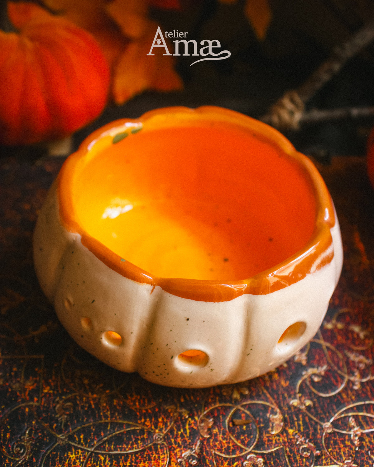 Bowl for removing stems - Bowl for removing weeds - The Pumpkin Ball