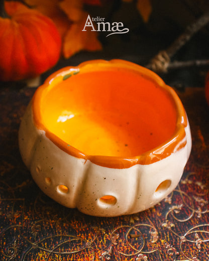 Bowl for removing stems - Bowl for removing weeds - The Pumpkin Ball