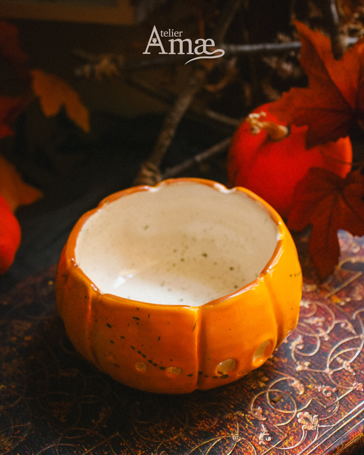Bowl for removing stems - Bowl for removing weeds - The Pumpkin Ball