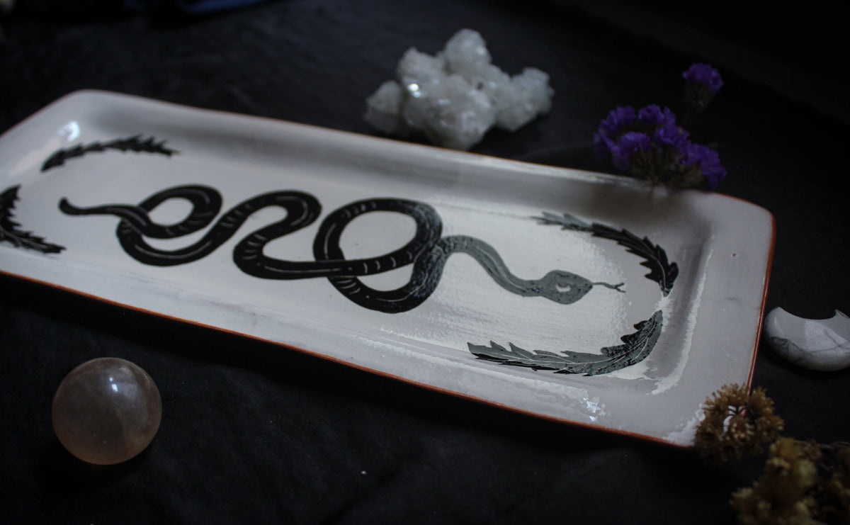 plat plateau serpent en céramique