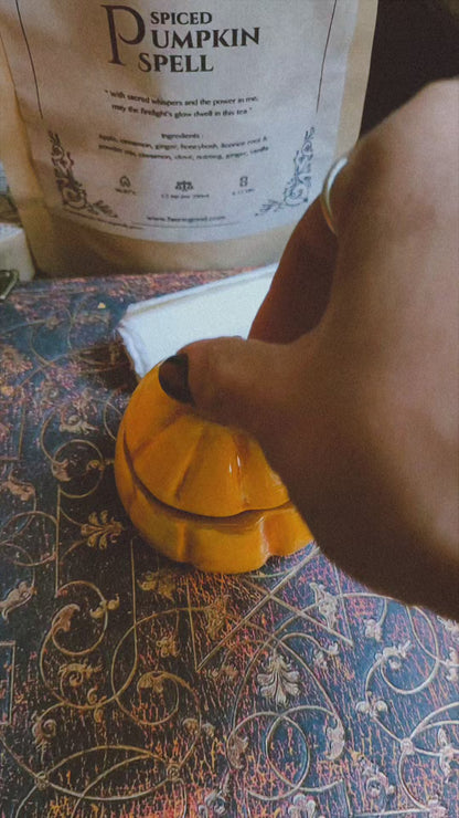 Set de regalo de bolas de calabaza: taza o caldero + té de calabaza con especias 🎃🍵