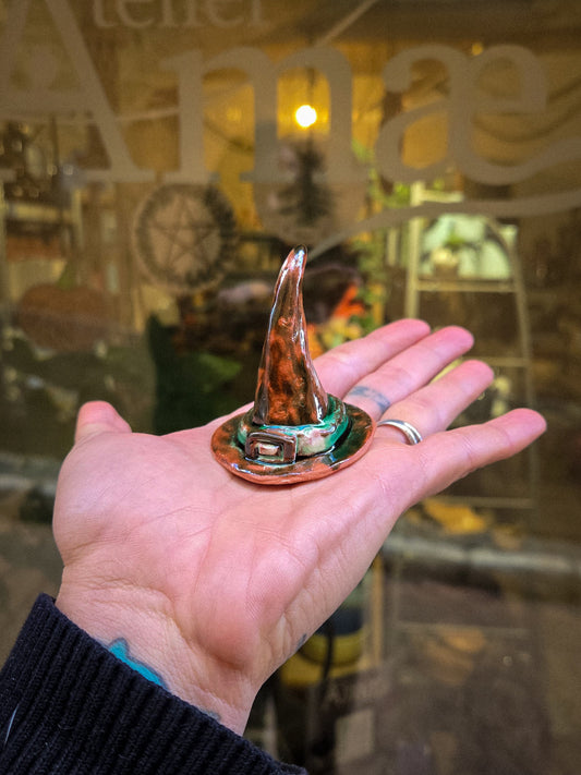 Mini sombrero de bruja hecho a mano